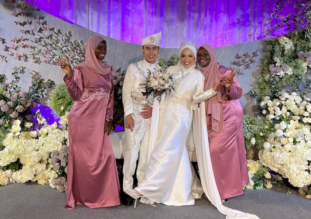 Host daughters malaysian wedding